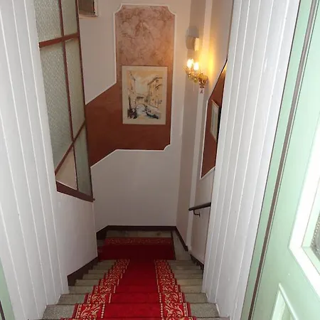 Palazzo Lion Morosini - Check In Presso Ai Santi Apostoli Venice