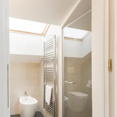 Grand Palace Canal View Apartment Venice