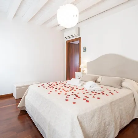 Apartment Maison Valentina Venice