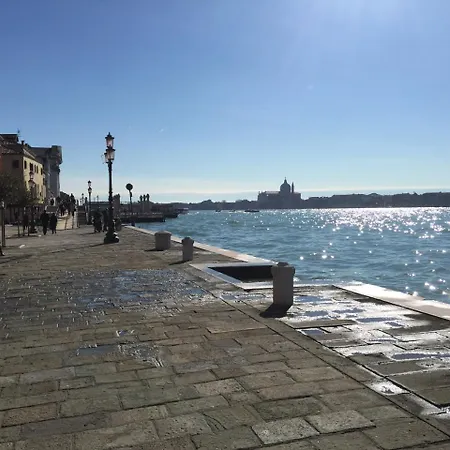 Cruise * Venice