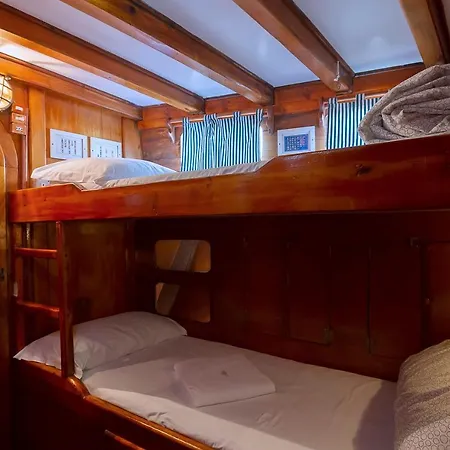 Boat & Breakfast Caicco Freedom 2*