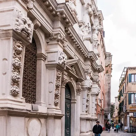 Doge's Pantheon & St.mark School In Hidden