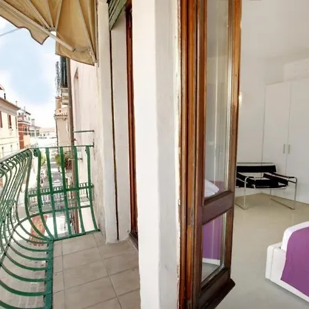 Fenix La Boheme Apartment Venice