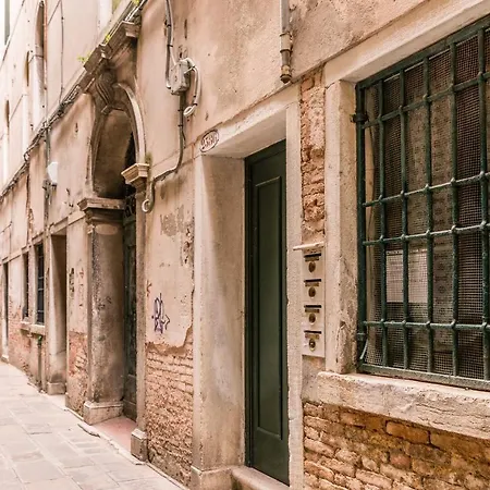 Gold And Red - The Venetian Style With Terrace * Venezia