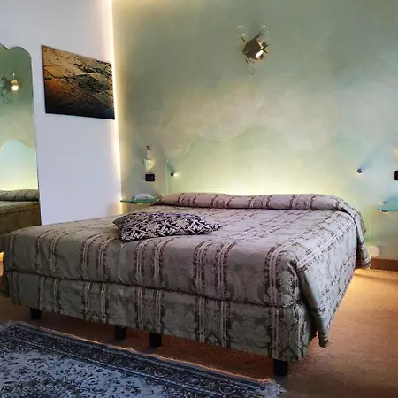 Feel Airport Guest house