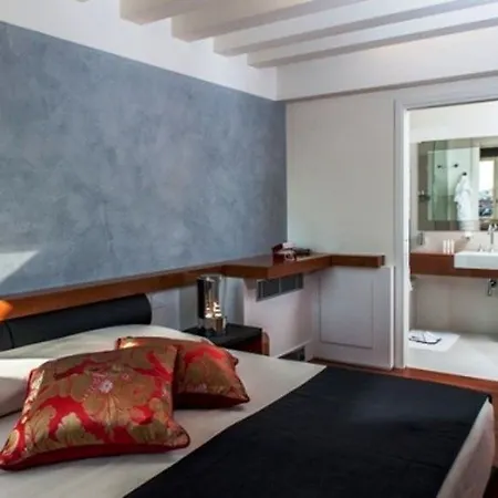 Rialto Hotel 4*