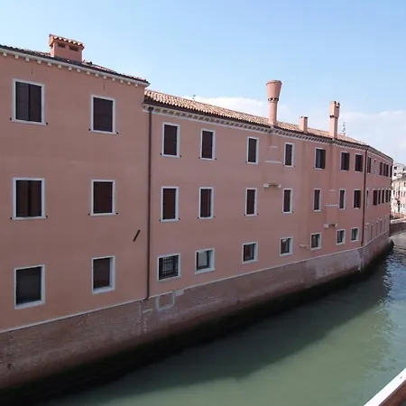 Ca' San Sebastiano Canal View Apartment Venice