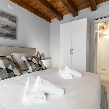 Apartment Venetian Superior R&r *