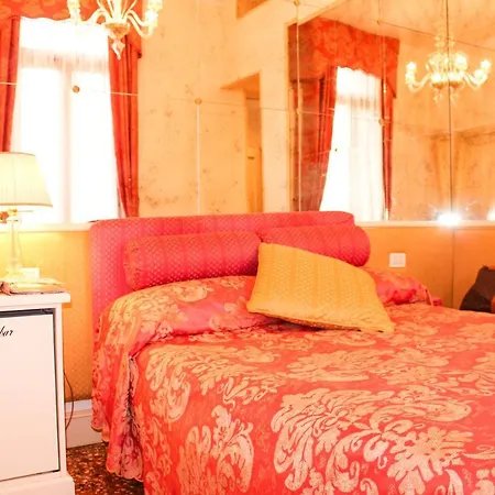 Palazzo Odoni 3* Venedik