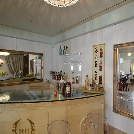 阿尔伯格玛林酒店 公寓式酒店 *
