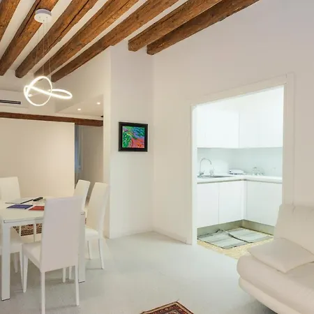 Ca San Luca Apartment *
