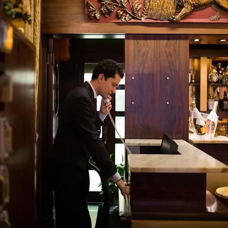 瑟瑞尼斯玛酒店
