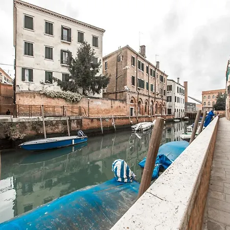 Apartment Venetian Superior R&r *