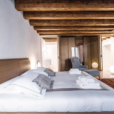 Joseph Apartment *