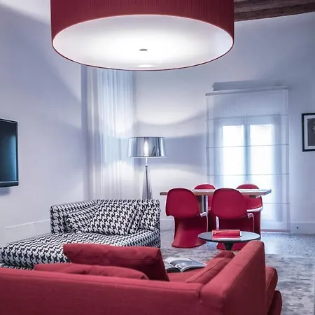 Joseph Apartment *