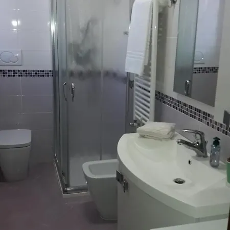 Near Station Santa Lucia Two Bedroom Apartment Venice