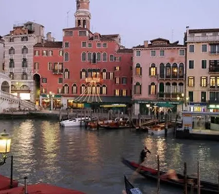 Cà Rialto 3* Venise