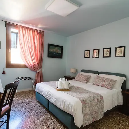 Hotel Ai Santi Apostoli