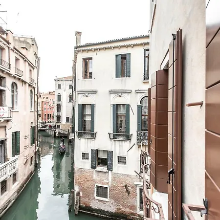 Rialto Canal View Deluxe R&r Apartment Venice