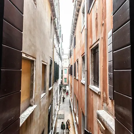 Rialto Canal View Deluxe R&r Apartment *