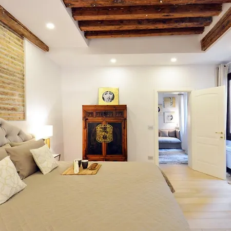 Apartment - Biennale 1 - 2 - 3 *