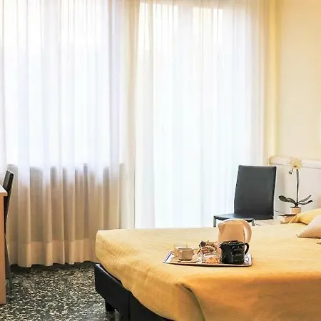 Santa Lucia Hotel