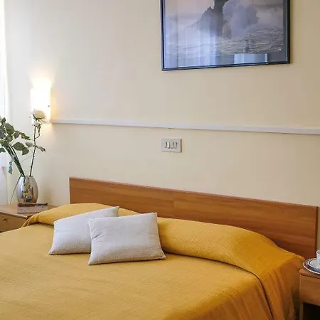 Hotel Santa Lucia *