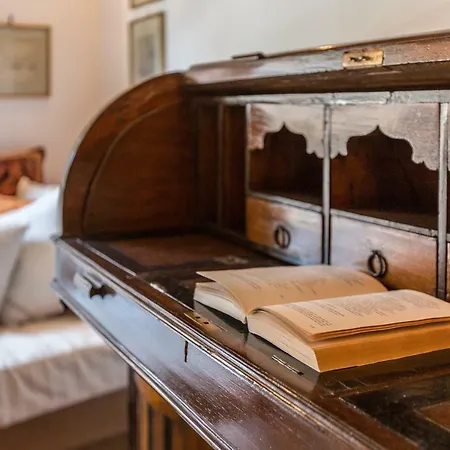 Ca' Tintoretto Canal View Apartment Venice