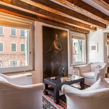 Ca' Tintoretto Canal View Apartment *