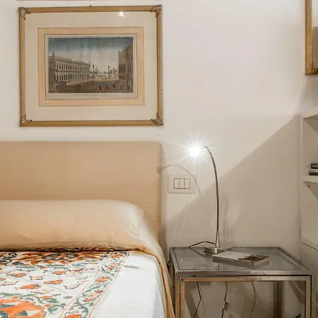 Ca' Tintoretto Canal View Apartment Venice