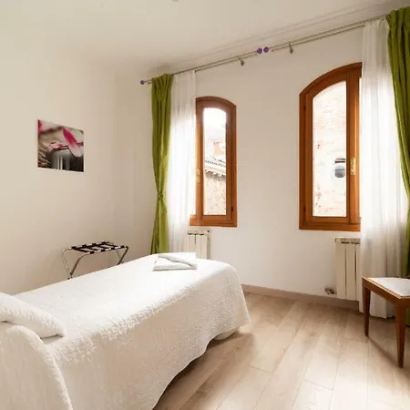 Tiziano Apartment *