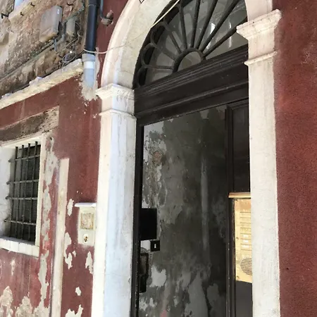 Luxury Venetian 2*
