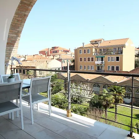 Giudecca Luxury Gallery Apartment Venice