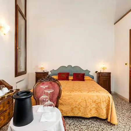 Luxury Venetian 2*