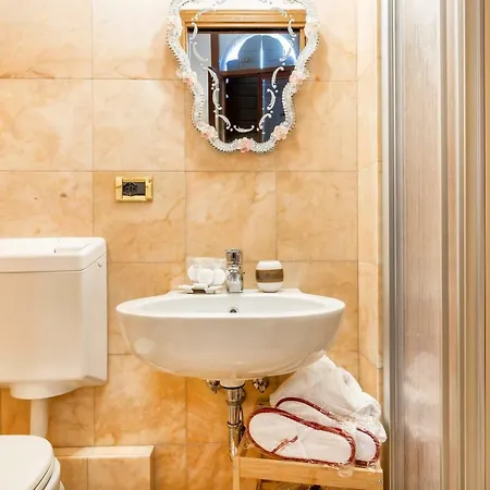 Luxury Venetian 2* Velence