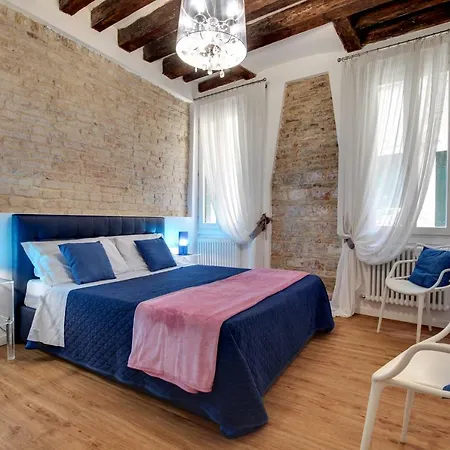 Charming Castello By Wonderful Italy * Venedik