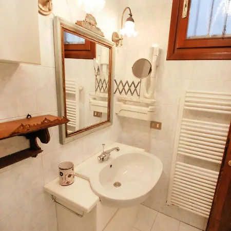 Campo San Maurizio Apartment