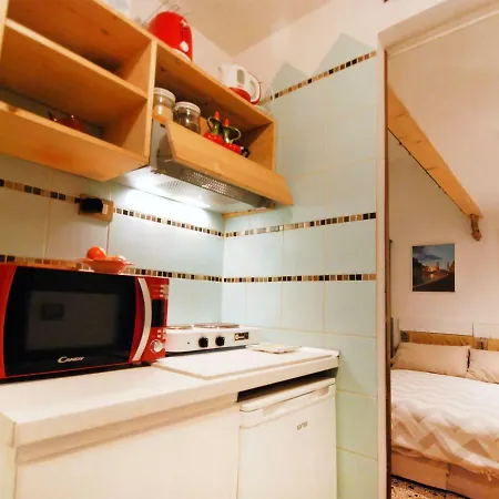 Campo San Maurizio Apartment