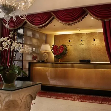 Hotel A La Commedia