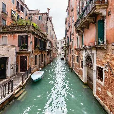 Castello Elegant Apartment Venice