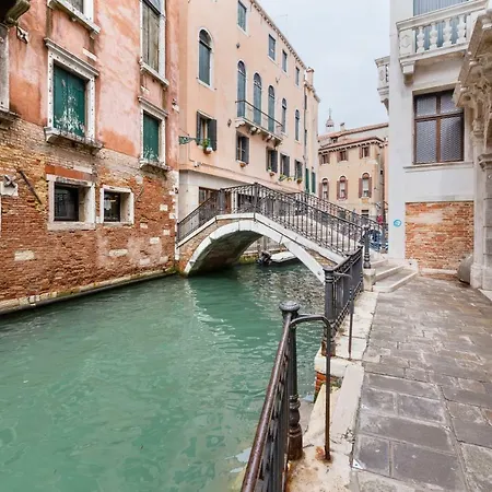 Castello Elegant Apartment Venice