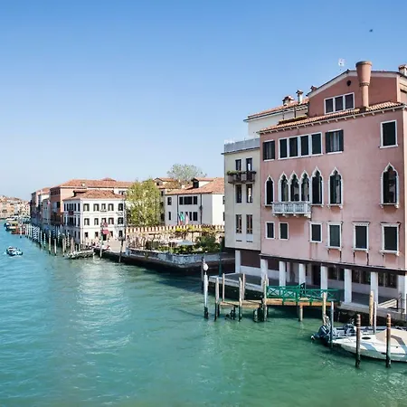 Palazzetto Foscari Panzió 2*