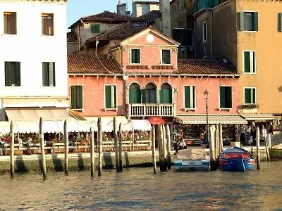 Canal & Walter Hotel Venice