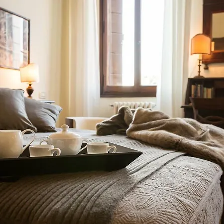 Ca Dei Greci Canal View Apartment