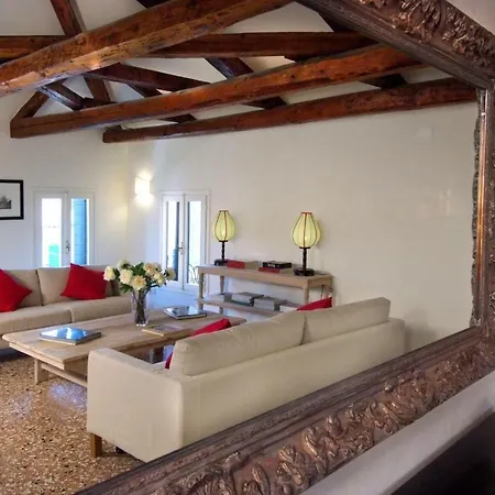 Ca' San Sebastiano Canal View Apartment Venice
