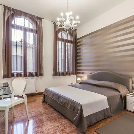 Ca' Del Monastero 1 Collection For 4 Guests With Balcony And Lift Appartamento