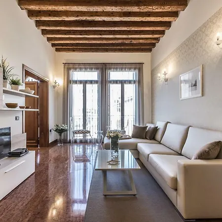 Ca' Del Monastero 1 Collection For 4 Guests With Balcony And Lift Appartamento