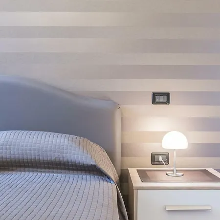 Appartamento Ca' Del Monastero 1 Collection For 4 Guests With Balcony And Lift *