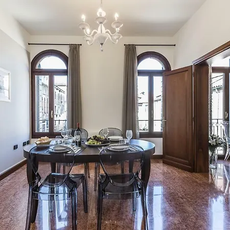 Ca' Del Monastero 1 Collection For 4 Guests With Balcony And Lift