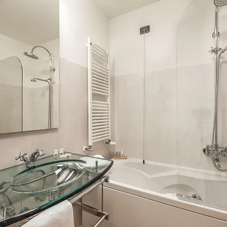 Ca' Del Monastero 1 Collection For 4 Guests With Balcony And Lift Appartamento